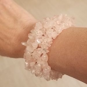 Pink quartz elastic bracelet